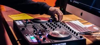 Load your mp3 files and create your playlists, then, choose the ones you. How To Find Dj Tracks Online Native Instruments Blog