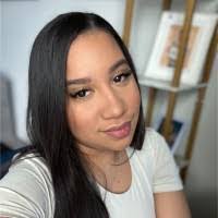 Bianca Ellis's Instagram, Twitter & Facebook