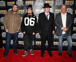stars are chumlee and big hoss