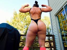 Trained PAWG MILF Porn Pic - EPORNER