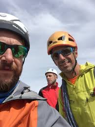 Pablo Velasco. Guía de Alta Montaña: Vía Cepeda, 340 V+. Naranjo de Bulnes