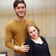 ونفت مي محروس ابنة الفنانة نادية العراقية وفاة والدتها إثر إصابتها بفيروس كورونا المستجد موضحة في تصريحات. ÙˆØ³Ø§Ù…Ø© Ù†Ø¬Ù„ Ù†Ø§Ø¯ÙŠØ© Ø§Ù„Ø¹Ø±Ø§Ù‚ÙŠØ© ØªØ´Ø¹Ù„ ÙØ§ÙŠØ³Ø¨ÙˆÙƒ Ù†ÙˆØ§Ø¹Ù…