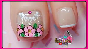 Fotos de uñas decoradas 2021. Diseno De Unas Pie Simple Y Sencillo Unas Decoradas Elegante Con Flores Decoracion De Unas Pie Youtube