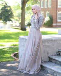 Check spelling or type a new query. 12 Inspirasi Busana Lamaran Berhijab Menutup Dada Tampil Sopan Nan Elegan Di Hari Istimewa
