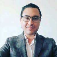 10+ perfiles de «Adrian Cueto»