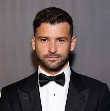 After ending her 24 match losing streak, World No.595 Shuai Zhang has  stunned World No.8 Emma Navarro in straight sets 🔥 #ShuaiZhang  #EmmaNavarro #Tennis