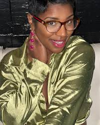 Today is the perfect day to invest in a Young Entrepreneur! Think back to  the support you wish you had…now be that for someone else. 💡 Let me  introduce you to Nevaeh