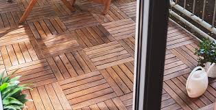 Speziell bei der fliesenverlegung ergeben sich diese feuchte und wasser schädigen das holz auf dauer. Holzfliesen Fur Jede Terrasse Gartentest Com