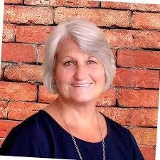 Cindy Petrie's Instagram, Twitter & Facebook