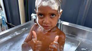 Lois's shirt just brightened my day 🌻 I couldn't stop singing the song  after I saw it 🎶#