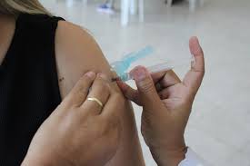 Isso irá acelerar o progresso no sentido de alcançar imunidade generalizada ao coronavírus. Confira Esquema De Vacinacao Contra Covid 19 Na Segunda Feira Em Cidades Do Interior Da Bahia Bahia G1