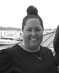 Kelly Hildreth's Instagram, Twitter & Facebook