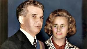 Ceaușescu and his wife elena are judged in a military court in the town of târgoviște, found guilty and immediately executed by firing squad. Nicolae È™i Elena CeauÈ™escu ExecuÈ›ia Dictatorilor Ripvip Wordpress Com Moartea Celebritatilor