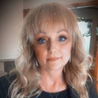 Lynn Agnew's Instagram, Twitter & Facebook