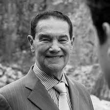 Agora a noite, Divaldo Pereira Franco retornou à Pátria Espiritual. aos 98  anos de idade, de Divaldo Pereira Franco, um dos mais renomados líderes  cristãos do Brasil. Escritor, filantropo e orador Kardecista,