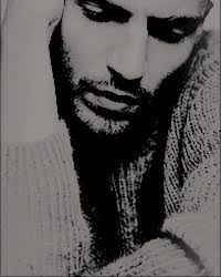 S. MANNY FERRER ▻ Maxi Iglesias