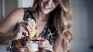 Light brown hair usually returns good results when highlighted with lemon juice as well. Lemon Juice In Hair Can It Lighten It Does It Reduce Dandruff