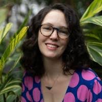 30+ perfiles de «Mindy J»