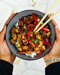 Dice chicken, red bell peppers, green onions, and zucchini (to size desired). Tofu Kung Pao Mit Cashews Vegane Wunder