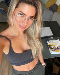 You need to start believing that nothing is too good for you 😉.  #feelinggood #work #goals #positivevibes #study #motivation #delraybeach  #floridalife