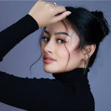 Karissa Miranda's Instagram, Twitter & Facebook