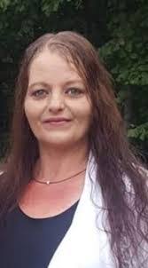 Rebecca Sandifer's Instagram, Twitter & Facebook