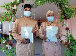 Pejabat agama dan mahkamah syariah. Majlis Akad Nikah Pertama Ikut Sop Metrotv