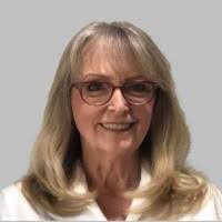 Kim Hibler's Instagram, Twitter & Facebook