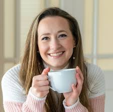 Amelia Kirk's Instagram, Twitter & Facebook