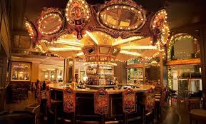 19 Bars In America You Should Drink At Before You Die New Orleans Hotels Hotel Monteleone Cool Bars