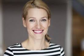 FACELIFT INCISIONS: WILL YOU BE ABLE TO HIDE THEM?