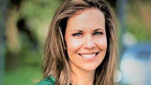 Sheryl Dickey's Instagram, Twitter & Facebook