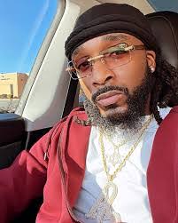 Mike Bending's Instagram, Twitter & Facebook