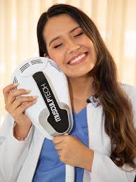 Hola! 👋 Soy Dulce Zelaya y soy Médico Cirujano , especialista en Medicina  Estética y Antienvejecimiento. Mi camino en la medicina estética es muy  personal. Empecé a interesarme en este mundo para