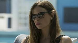 Sunglasses worn by Beth Mackey (Hani Avital) in the series Bloodline  (Season 1 Episode 9)