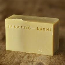 Une Nouvelle De Recette De Shampoing Barre Dans Laquelle Je Voulais Tester Le Lait De Coco Pour La Shampoing Barre Recette Shampoing Solide Recettes De Savon