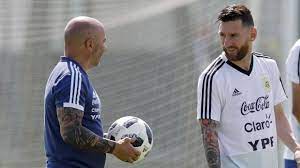 Lionel andrés messi nació el 24 de junio de 1987 en el hospital italiano garibaldi de la ciudad de rosario, en la provincia de santa fe.es el tercer hijo de jorge horacio messi y celia maría cuccittini. What Lionel Messi Told Jorge Sampaoli During Heated World Cup Row Reveals Book