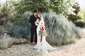 Bride Groom Wedding Inspiration At Boise Botanical Gardens Idaho Wedding Photographer Wedding Wedding Film Wedding Photographers