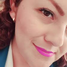 A dónde va uno cuando le duele el alma? ✍🏻✨ . . Siguenos en instagram: ✨  https://www.instagram.com/_frag.mentos/ (@_frag.mentos) #Fragmentos •cc a  quién corresponda la imagen•