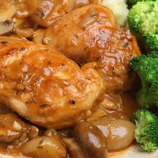 A Delicious Entree Chicken Recipe That Is Nice With Mashed Potatoes And Steamed Broccoli Chicken Chasseur Recipe Sauteed Chicken Breasts Chicken Chasseur