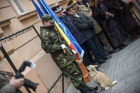 A genţii şi ofiţerii de poliţie din cadrul inspectoratului de poliţie al judeţului sibiu au primit, de ziua naţională a româniei, semnul onorific ,,în serviciul patriei în semn de respect pentru activitatea depusă. Pensiile Militare MÄƒrite In FuncÈ›ie De Insemnul In Serviciul Patriei Bilete De Tratament Si Sporuri De PanÄƒ La 20 Din Cuantumul Pensiei Eveniment Tribuna