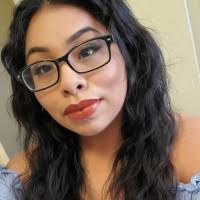 Araceli Robles's Instagram, Twitter & Facebook