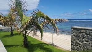 Le Battant Des Lames Saint Pierre Reunion Island Avec Images La Reunion Lame Bord De Mer