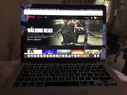 Pin By Emily Richardson On Au In 2020 Netflix Watch Netflix Snuggle In Bed