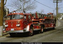 Httpwwwfirenewsorgmassbbostonladdersbostonl10alf68jpg Fire Trucks Fire Ladder Fire Service