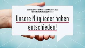 Vor beginn der verhandlung versammelten sich vor dem verha. Unsere Mitglieder Haben Entschieden Ver Di