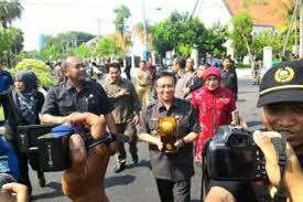 Jun 29, 2021 · akhirnya, pemerintah resmi mengumumkan pendaftaran seleksi calon pegawai negeri sipil (cpns) 2021. Tiba Di Surabaya Piala Adipura Disambut Pasukan Kuning