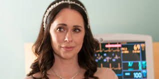 '911' Star Jennifer Love Hewitt Surprises Fans With Rare Family Photo