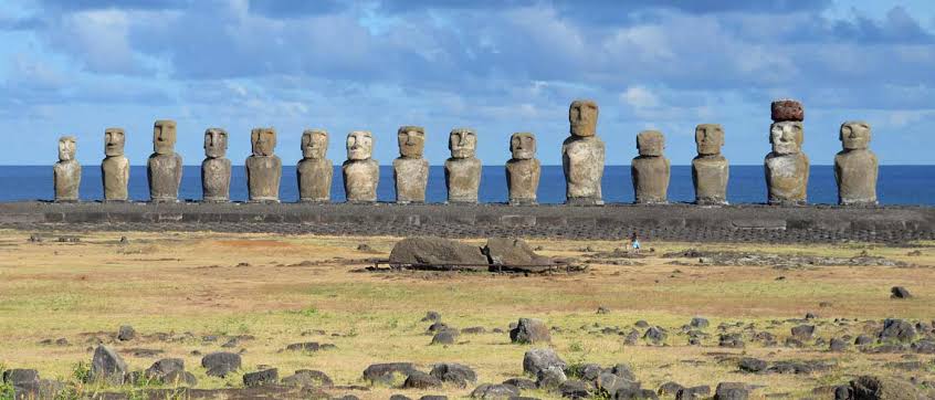 Mga resulta ng larawan para sa AhuTongariki Moai Statues Easter Islands"