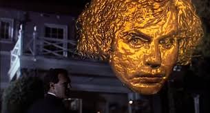 The short story takes place entirely at the home of harold parkette as he tries to get his lawn mowed. 10 Remarkable Things About The Lawnmower Man Den Of Geek